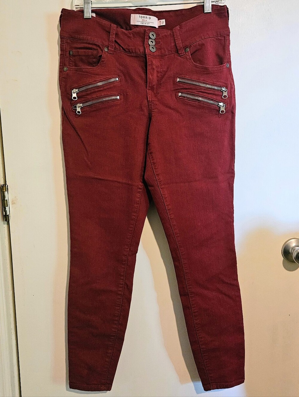 Torrid Women’s 12R Maroon Skinny Jeggings Denim Faux Zipper Pockets